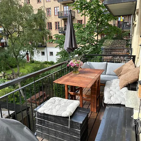 Lagre, & Stylish Flat With Balcony Oslo
